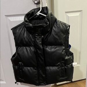 Black Women's Puffer Vest